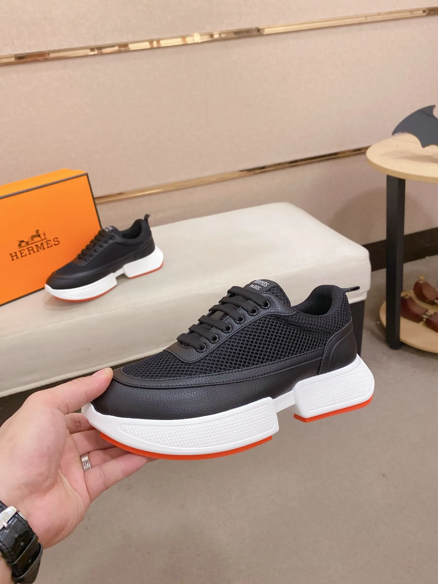Men's clothing and shoes💰: 462💰《HERMES》【Classic Original Version】Hermès; Top 🔝 Purchasing Agency 🔍🔍Men's latest 🇺🇸 counters are on sale simultaneously, imported from Italy original ▲▲cowhide ▲▲ (high-end, extravagant and classy) ) Exquisite workmanship (Italian 🇮🇹 imported water-dyed 🐂 cowhide lining) sole: original sole provided by the original factory, ⚠️exclusive double-layer activity·TPR·rubber·combined molded outsole; super comfortable·wear-resistant·non-slip·environmental protection The real thing is more beautiful if you take the real thing (high quality, follow the order). You can enter and exit the counter at will * Number of yards: 38-44 (45 can be customized and cannot be returned or exchanged)